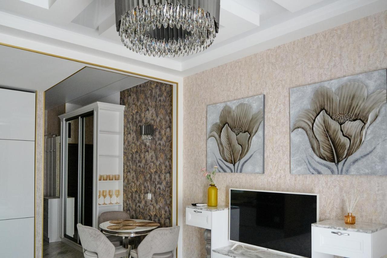 Luxury Apartments Sea View Julymia Odessa Zewnętrze zdjęcie